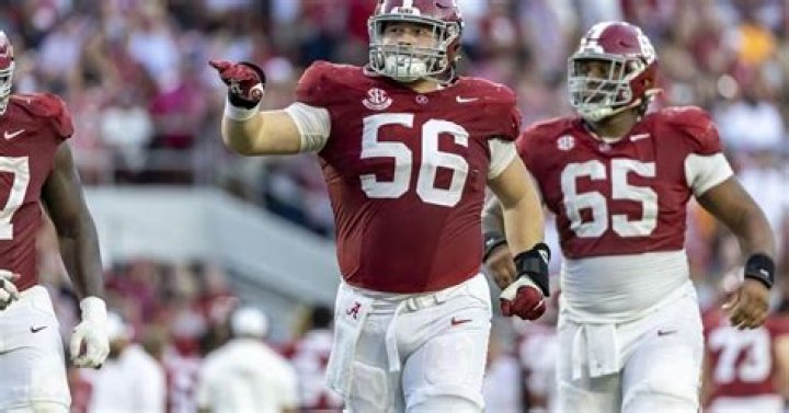 Alabama center Seth McLaughlin enters transfer portal